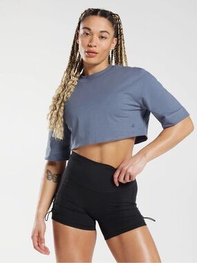 Gymshark Cropped Short Sleeve Top in Slate Blue